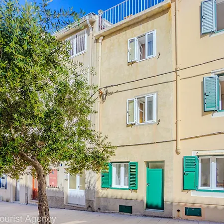 別荘 House Plaza Near *